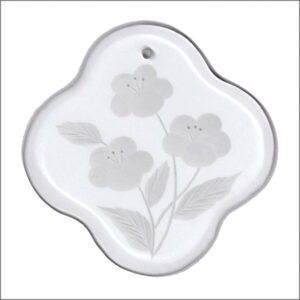 Bevel Ornament Engraved Clover Bouquet 1